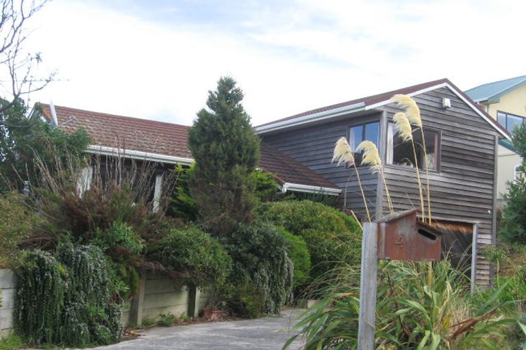 Photo of property in 4 Bury Grove, Strathmore Park, Wellington, 6022