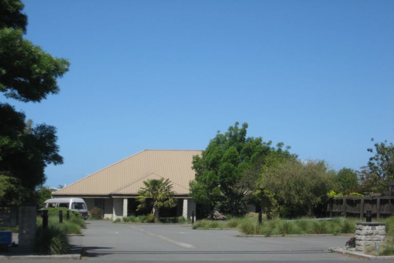 Photo of property in 90 Highsted Road, Bishopdale, Christchurch, 8053