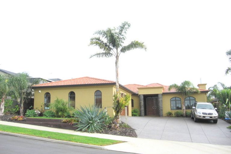 Photo of property in 4 Phoenicia Court, The Gardens, Auckland, 2105