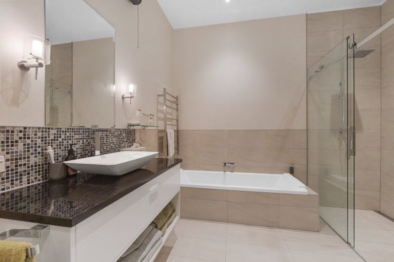 Photo of property in 36 Hoeke Road, Carrington, Carterton, 5791