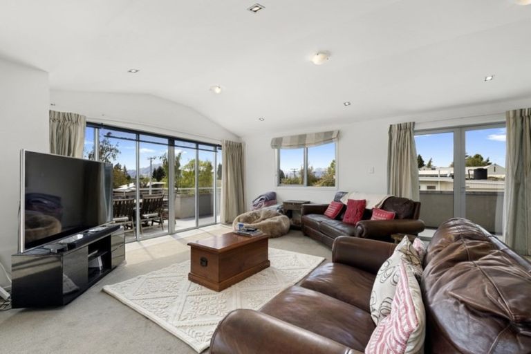 Photo of property in 23 Kennedy Crescent, Wanaka, 9305