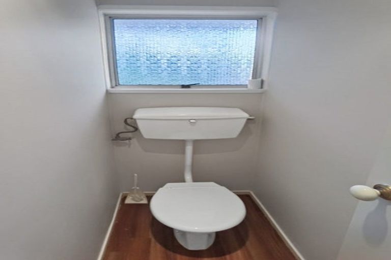 Photo of property in 15 Walnut Lane, Browns Bay, Auckland, 0630