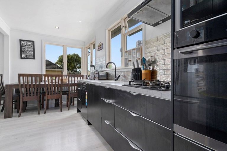 Photo of property in 5 Konini Street, Inglewood, 4330