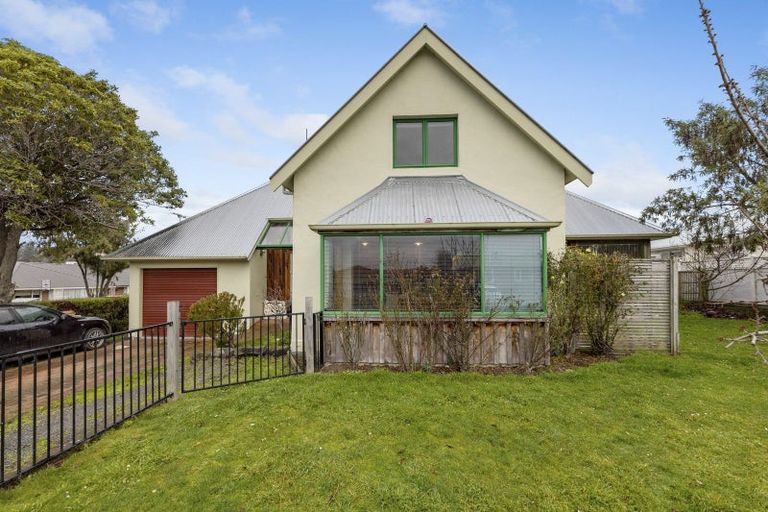 Photo of property in 33 Eastbourne Street, Caversham, Dunedin, 9012