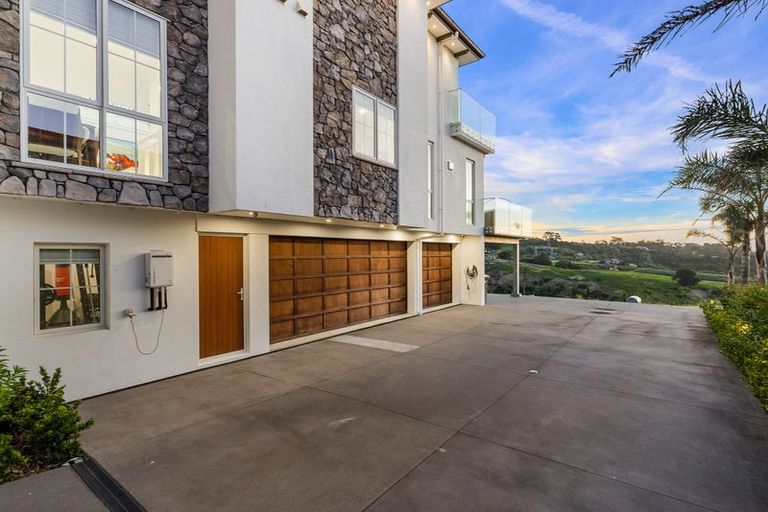 Photo of property in 34 Michael Bosher Way, Flat Bush, Auckland, 2019