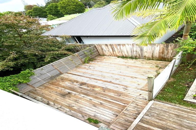 Photo of property in 16a Tonkin Drive, Sunnynook, Auckland, 0620