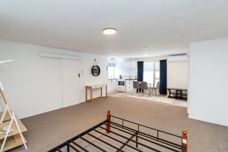 Photo of property in 30c Collins Avenue, Tawa, Wellington, 5028