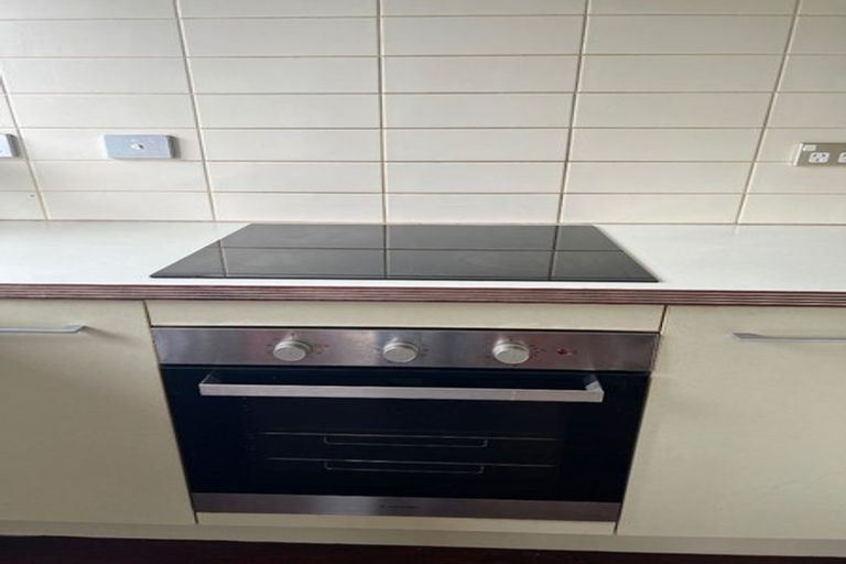 Photo of property in 68 Beach Road, Mellons Bay, Auckland, 2014