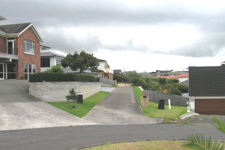 Photo of property in 26 Bonnard Place, West Harbour, Auckland, 0618