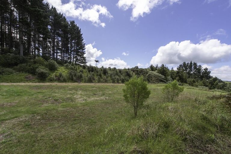 Photo of property in 325 Kaipi Road, Hillsborough, New Plymouth, 4372