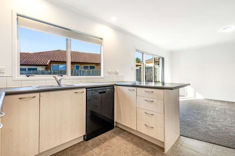 Photo of property in 6 Bibury Avenue, Henderson, Auckland, 0612