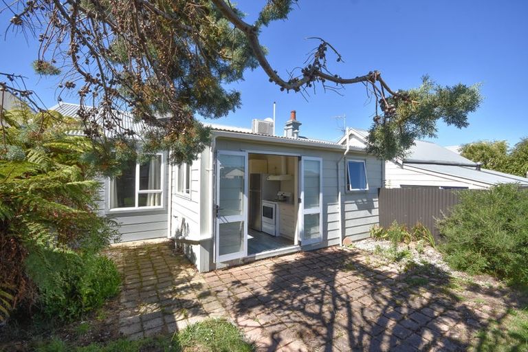 Photo of property in 14 Peel Street, Mornington, Dunedin, 9011