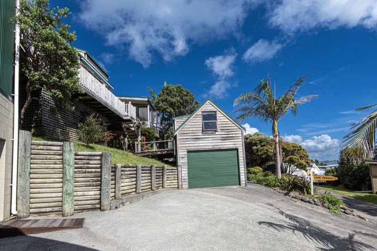 Photo of property in 29 Rewa Place, Russell, 0202