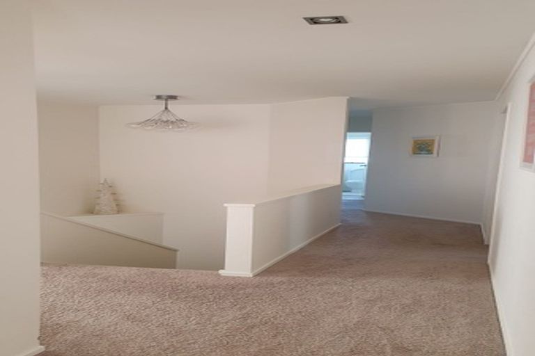 Photo of property in 17 Ferntree Terrace, West Harbour, Auckland, 0618