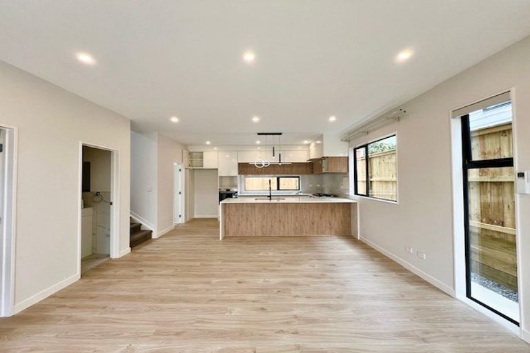 Photo of property in 56a Casuarina Road, Half Moon Bay, Auckland, 2012