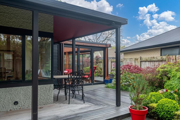 Photo of property in 18 Durham Crescent, Palmerston North, 4414