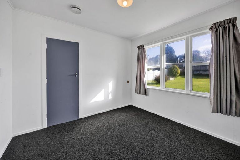 Photo of property in 10 Ramanui Avenue, Hawera, 4610