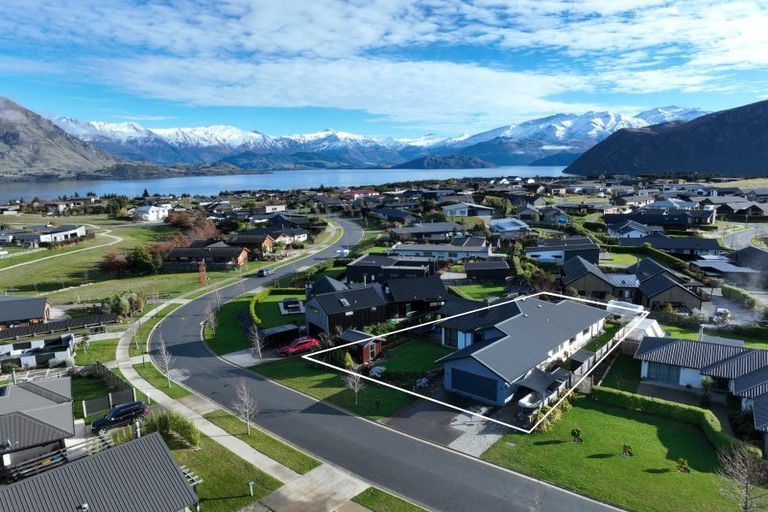 Photo of property in 59 Minaret Ridge, Wanaka, 9305
