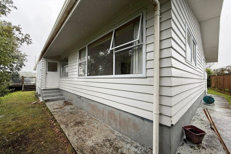 Photo of property in 4 Peach Tree Grove, Maungaraki, Lower Hutt, 5010