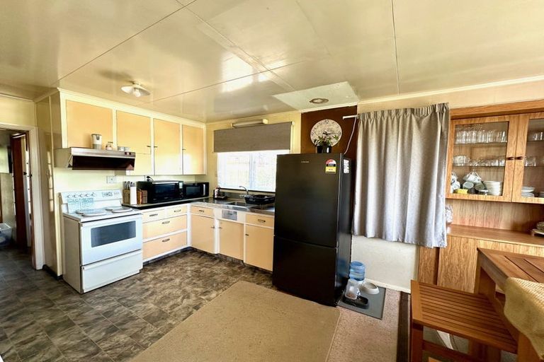 Photo of property in 16 Barnego Road, Balclutha, 9230