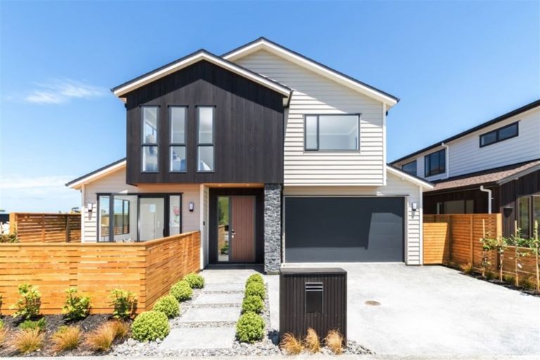 Photo of property in 15 Tawatawa Street, Long Bay, Auckland, 0630