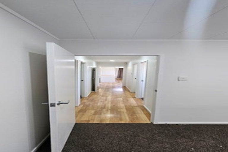 Photo of property in 2 Tuna Place, Manurewa, Auckland, 2102