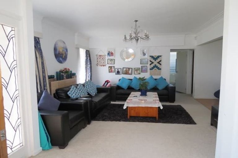 Photo of property in 111 Manuroa Road, Takanini, 2112