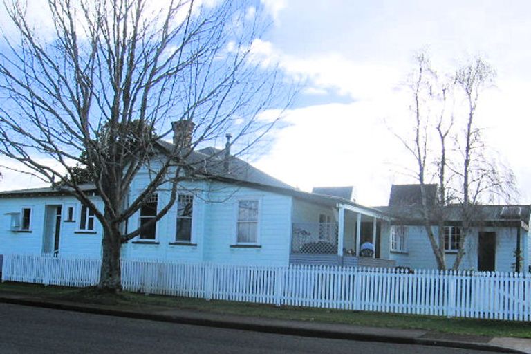 Photo of property in 1 Parahaki Street, Regent, Whangarei, 0112