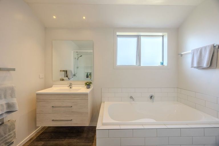 Photo of property in 8 Pennycook Place, Lake Hawea, Wanaka, 9382