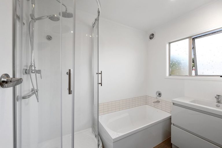 Photo of property in 3/15 Omana Road, Milford, Auckland, 0620