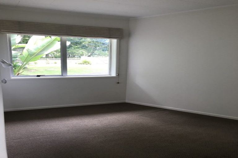 Photo of property in 79 Tawa Road, Kumeu, 0891