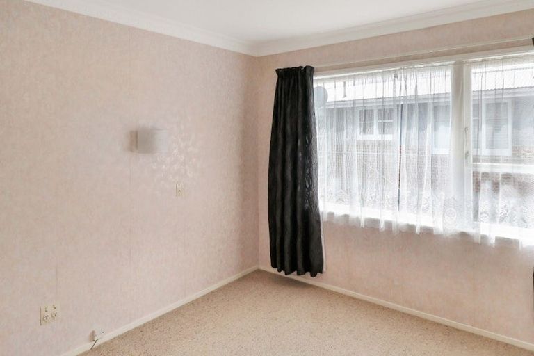 Photo of property in 71 Wai-iti Crescent, Woburn, Lower Hutt, 5010