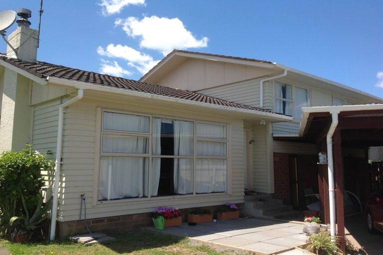 Photo of property in 119 Edgewater Drive, Pakuranga, Auckland, 2010