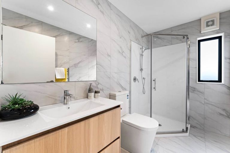 Photo of property in 3/10 Orchid Place, Te Atatu South, Auckland, 0610