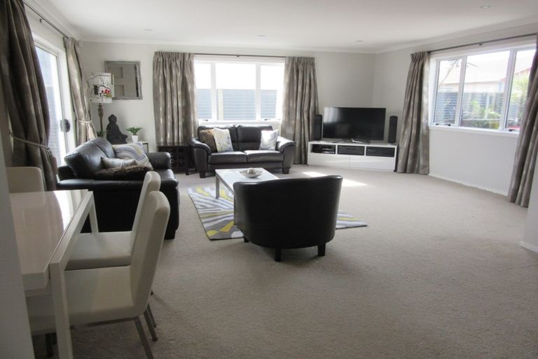 Photo of property in 8 Stone Street, Miramar, Wellington, 6022