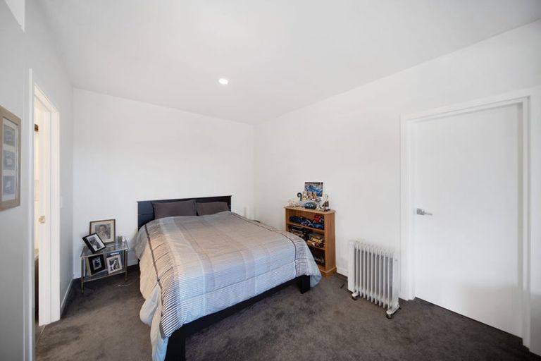 Photo of property in 2/89 Takutai Avenue, Half Moon Bay, Auckland, 2012