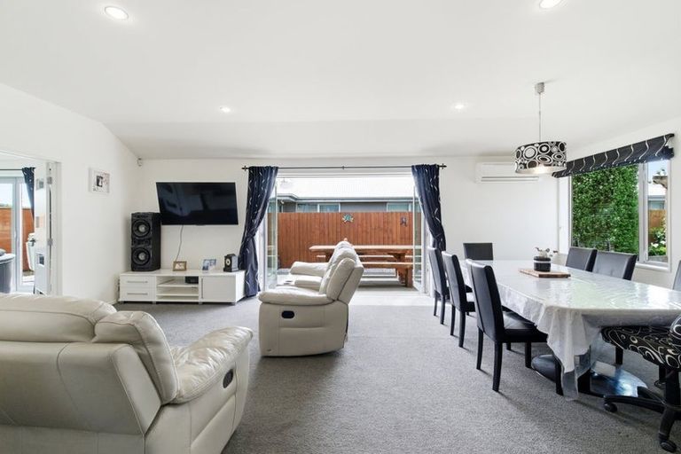 Photo of property in 15 Cridland Place, Halswell, Christchurch, 8025