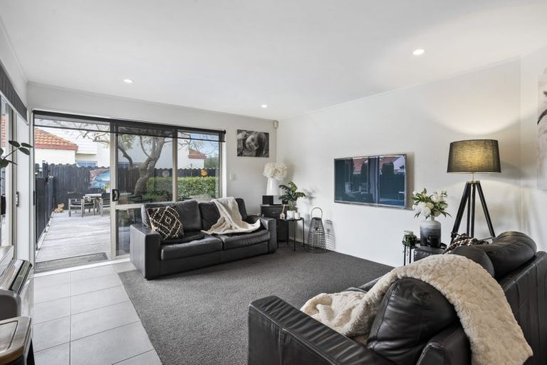 Photo of property in 23 Ben Nevis Place, Northpark, Auckland, 2013