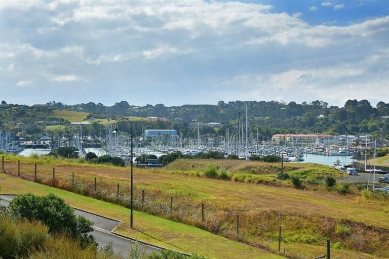 Photo of property in 8 Resolution Drive, Gulf Harbour, Whangaparaoa, 0930