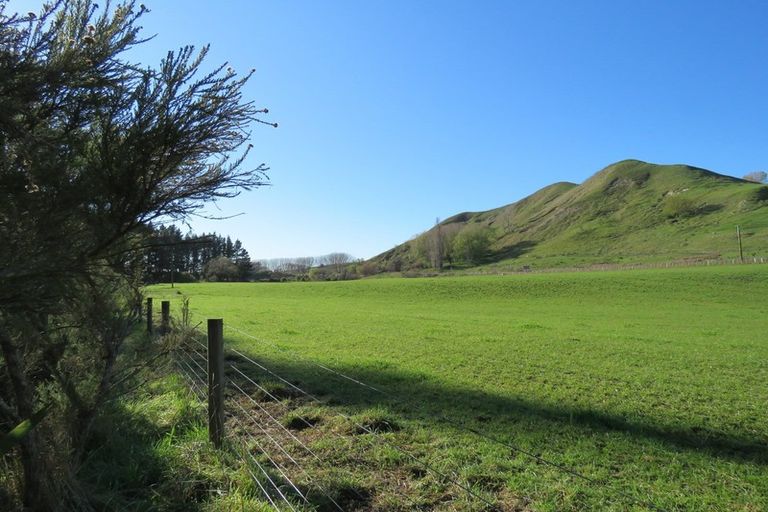 Photo of property in 957 Waimarama Road, Waimarama, Havelock North, 4294