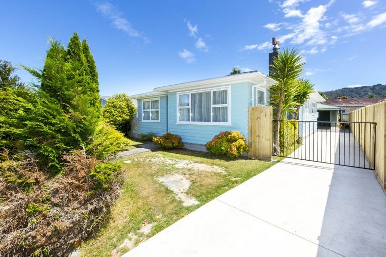 Photo of property in 61 Oregon Drive, Maoribank, Upper Hutt, 5018