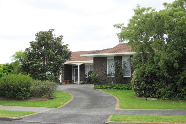 Photo of property in 112 Walter Strevens Drive, Conifer Grove, Takanini, 2112