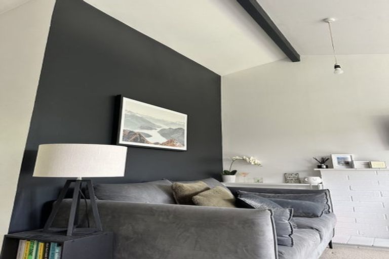 Photo of property in 2/55 Garreg Road, Bryndwr, Christchurch, 8052