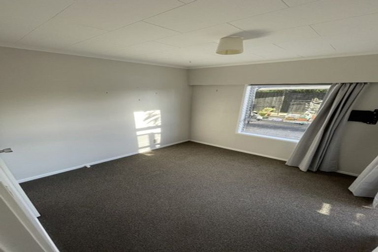 Photo of property in 5/60 West Coast Road, Glen Eden, Auckland, 0602