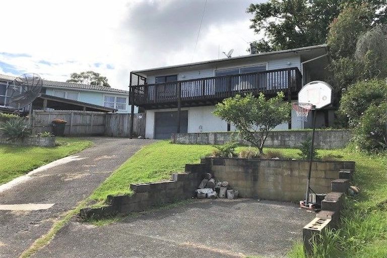 Photo of property in 76 Vodanovich Road, Te Atatu South, Auckland, 0610