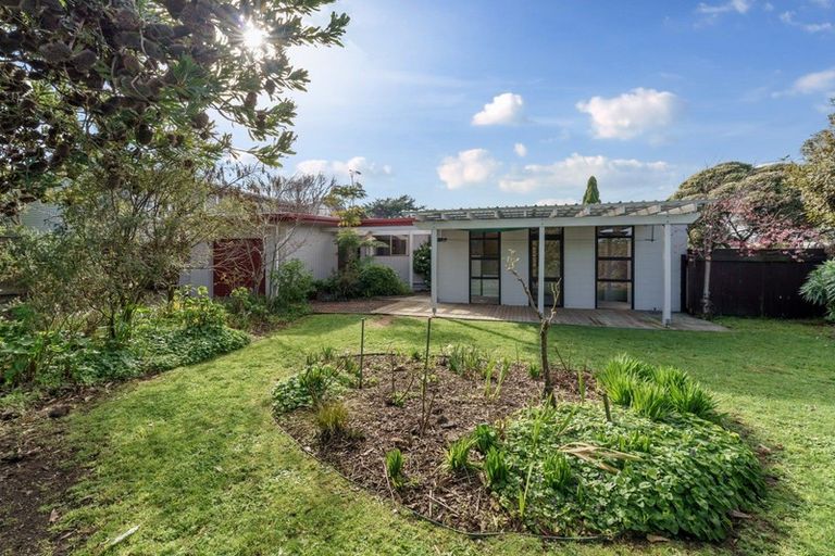 Photo of property in 29 Olive Terrace, Paraparaumu Beach, Paraparaumu, 5032