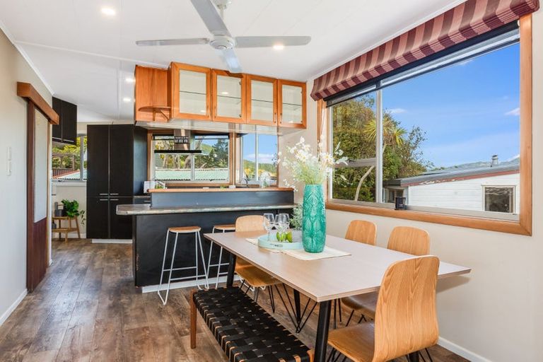 Photo of property in 2 Ash Grove, Ranui, Porirua, 5024