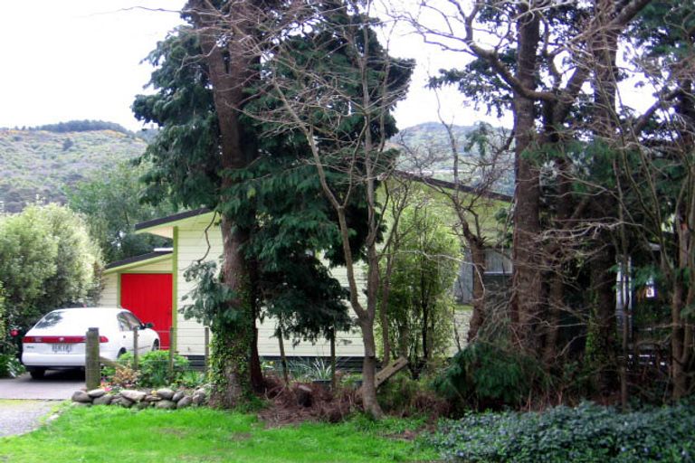 Photo of property in 55 Underhill Road, Featherston, 5710