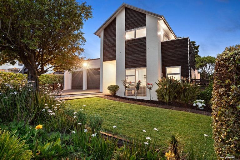 Photo of property in 15 Ridge View Crescent, Pukekohe, 2120