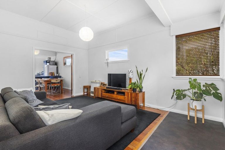 Photo of property in 16 Charlotte Avenue, Brooklyn, Wellington, 6021